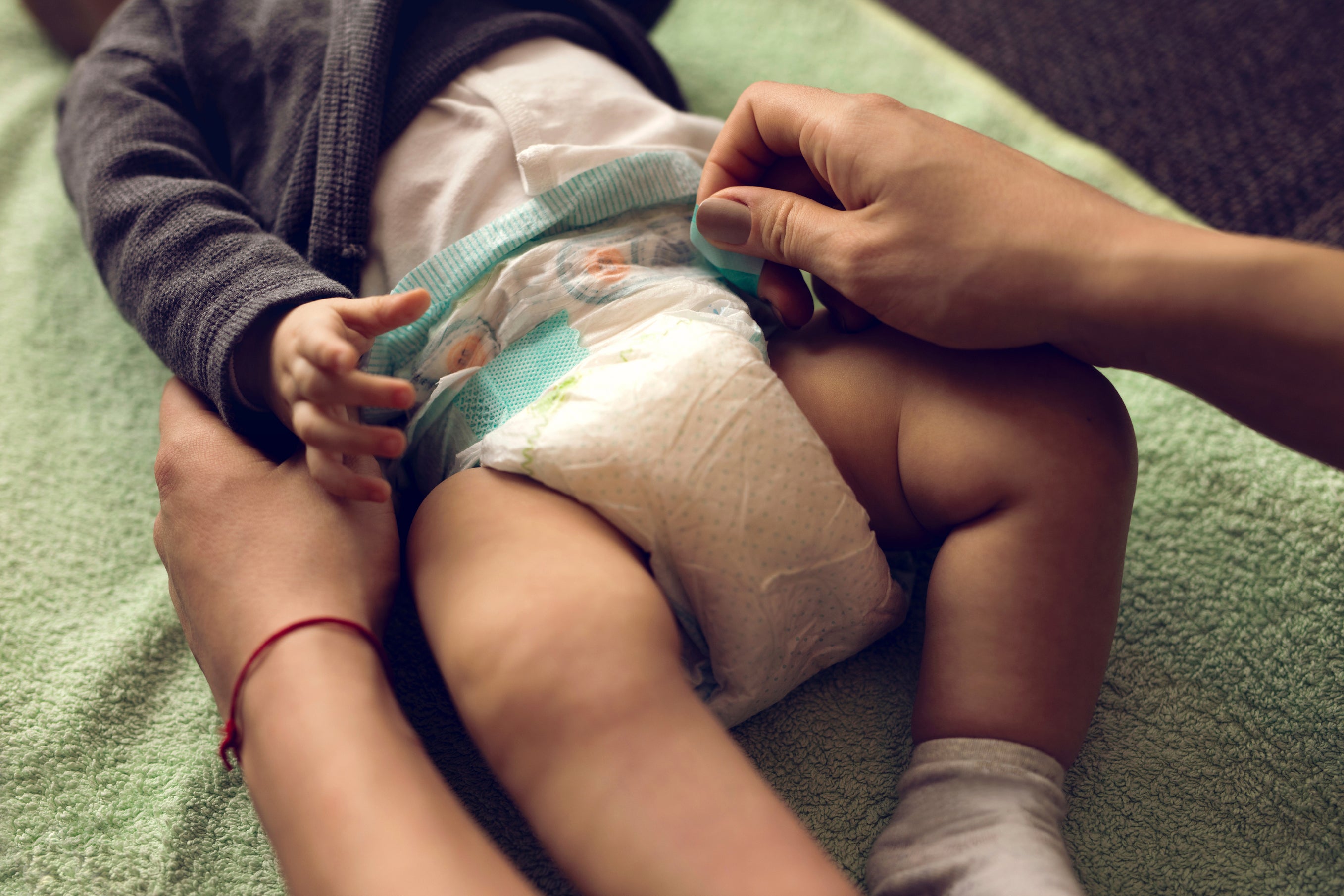 Nighttime Diaper Changes — How Often Should You Change Your Baby’s Diaper at Night?